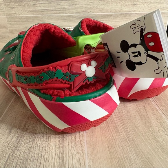 Crocs Mickey Mouse Christmas Holiday Lined
Classic Clogs Green Red Disney - Picture 8 of 11